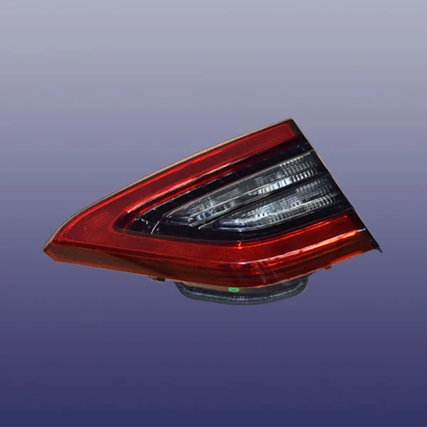 چراغ عقب راست روی درب صندوق - X55
